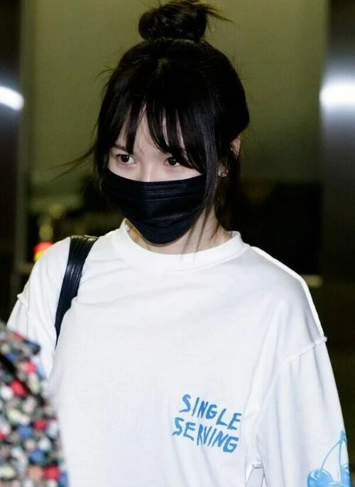 White Single Serving Sweatshirt | Wendy – Red Velvet