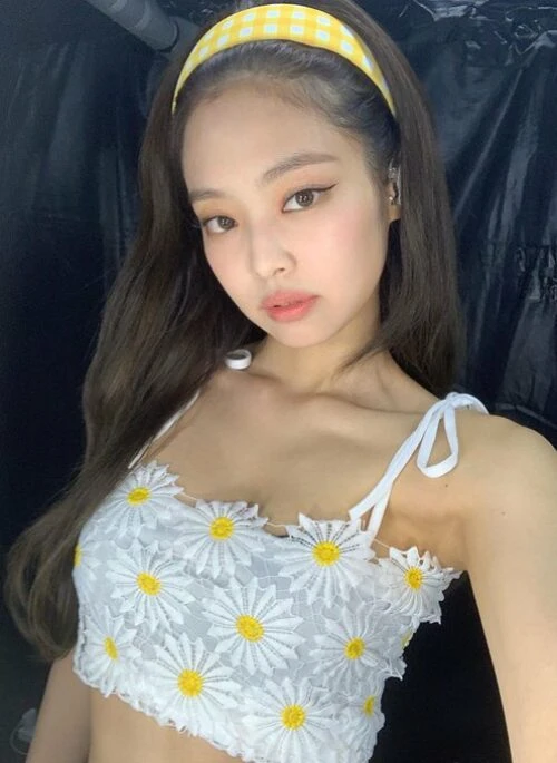 White Flower Lace Crop Top | Jennie – BlackPink