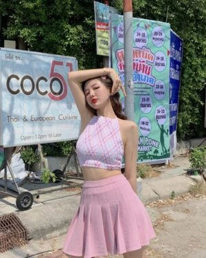 Pink Halter Patterned Crop Top | Hyuna