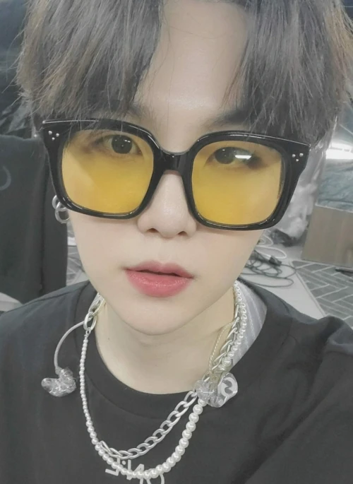 Yellow Tinted Sunglasses | Suga – BTS