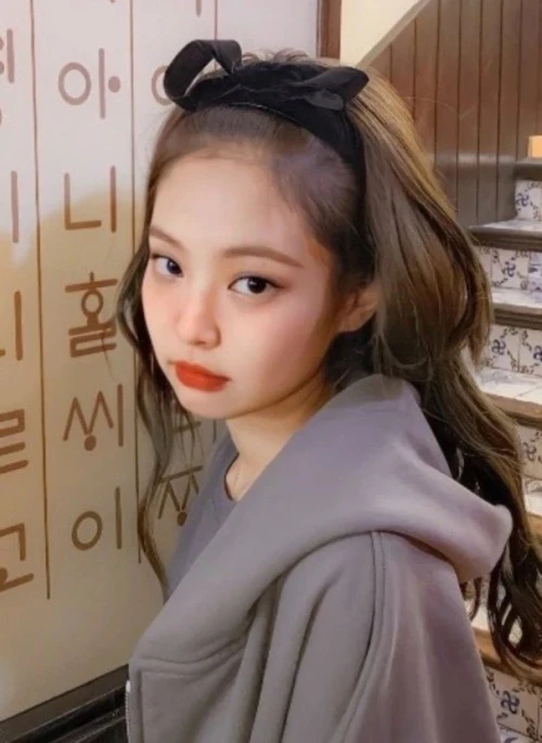 Black Velvet Bow Headband | Jennie – BlackPink