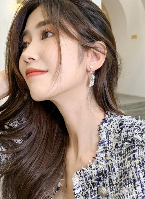 Silver Feather Pearl Earrings | IU – Hotel Del Luna