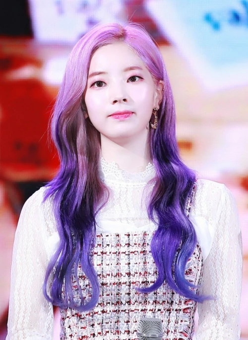 Gold Crystal Crescent Earrings | Dahyun – Twice