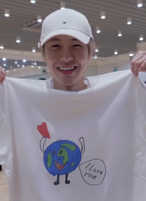 White “I Love You” Print Oversized T-Shirt | Renjun – NCT