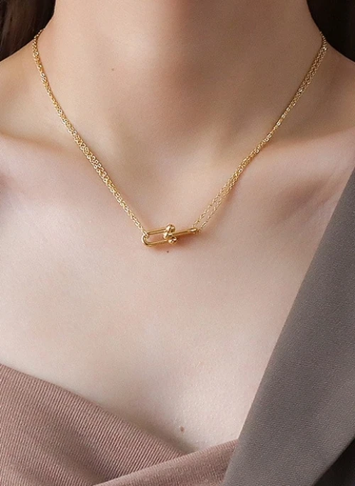 Gold Chain Pendant Necklace | Shim Su Ryeon – Penthouse