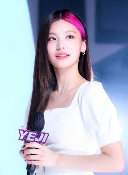 White Puff Sleeve Mini Dress | Yeji – ITZY