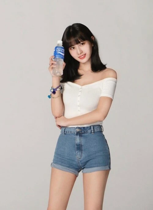 White Off-Shoulder Cropped Top | Momo – Twice