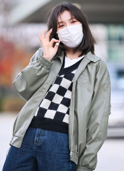 Black Checkerboard Vest | Wendy – Red Velvet