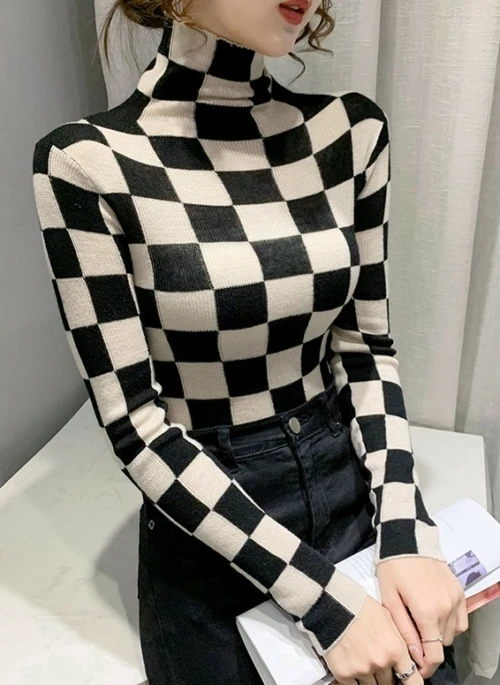 Black And White Large Checkered Pattern Turtleneck Sweater | Yeji – ITZY