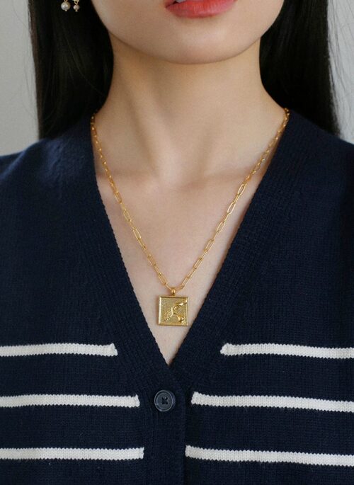 Gold Art Piece Necklace | Rose – BlackPink