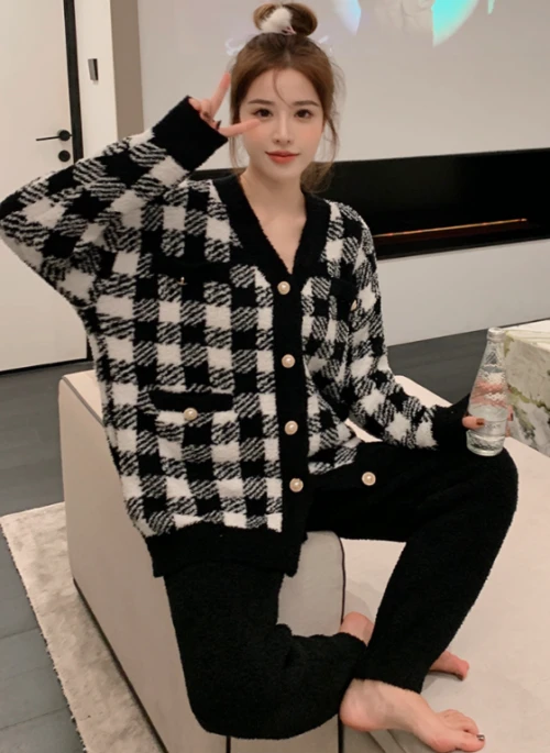 Black Plaid Button Cardigan | Jay – iKON