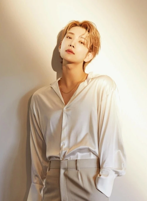 White Loose Satin Shirt | Joshua – Seventeen