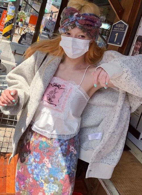 White Lace Flower Camisole | Hyuna