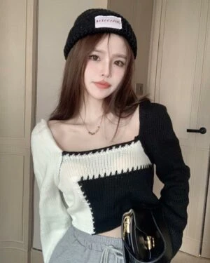 Black White Square Neck Knit Sweater | Sihyeon - Everglow