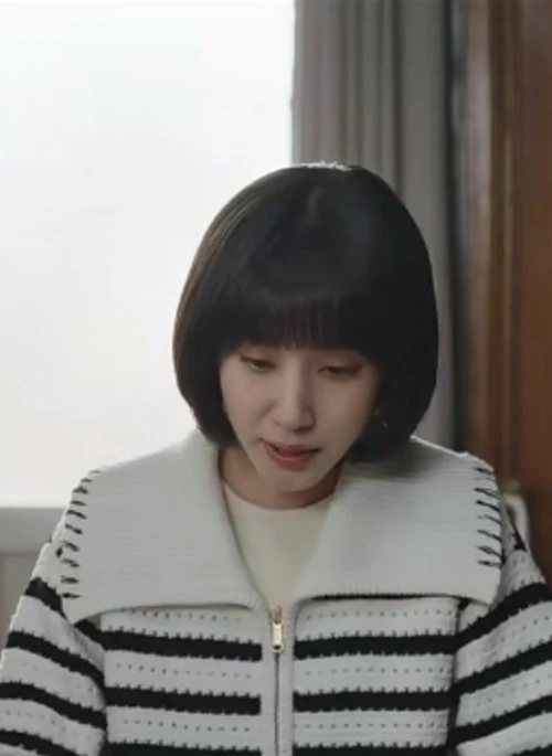 White Striped Wide Collar Jacket | Woo Young Woo – Extraordinary Attorney Woo