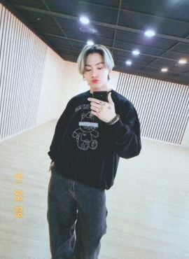 KPOP Outfit Shop - Get Your Favorite Idol Fashion - Shop Now!