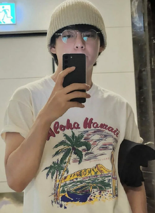 White Aloha Printed T-Shirt | Taehyung – BTS