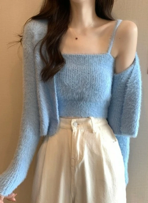 Blue Fluffy Sleeveless Crop Top and Cardigan Set | Soyeon – (G)I-DLE