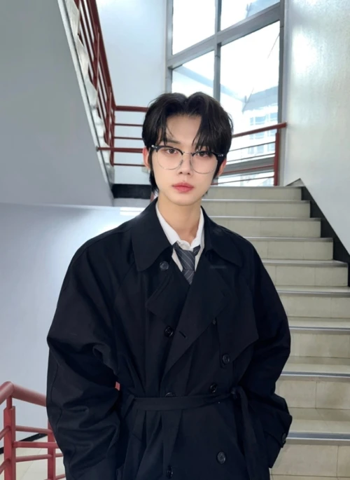 Black Dotted Half-Framed Glasses | Yeonjun – TXT