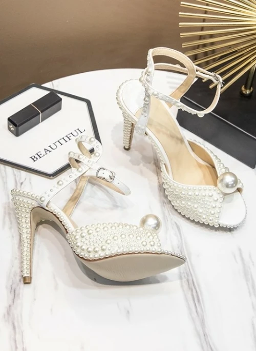 White Pearl Embezzled Princess Heels | Lia – ITZY