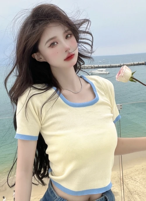 Yellow T-Shirt With Blue Linings | Gahyeon – Dreamcatcher