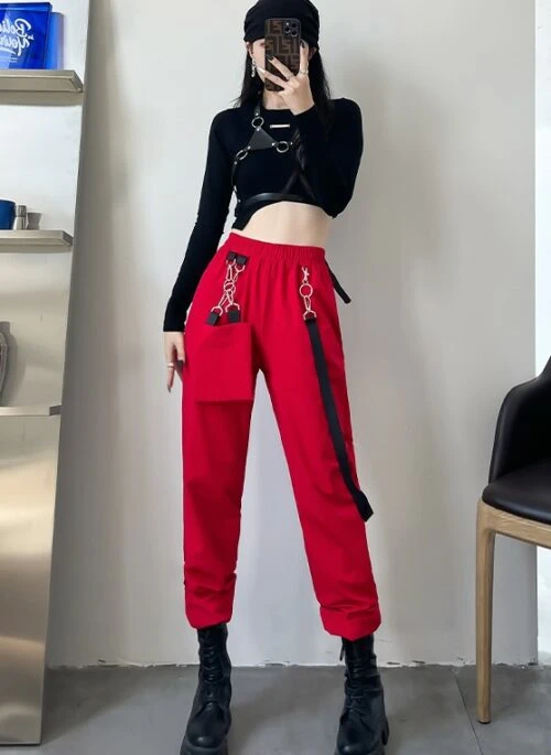 Red Chain Jogger Pants | Moonbyul – Mamamoo