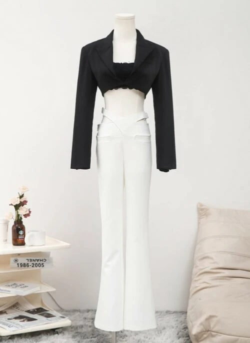 White Criss-Cross Waist Flared Pants | Wonyoung – IVE