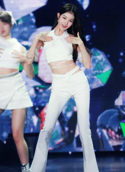 White Criss-Cross Waist Flared Pants | Wonyoung - IVE