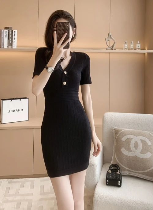 Black V-Neck Gold Buttoned Dress | Choi Sang Eun – Love In Contract