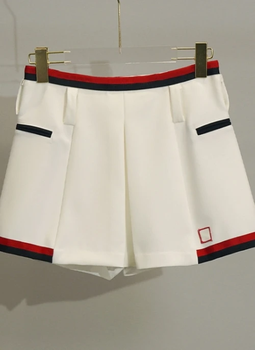 White Irregular Skort With Red And Black Linings | Leeseo – IVE