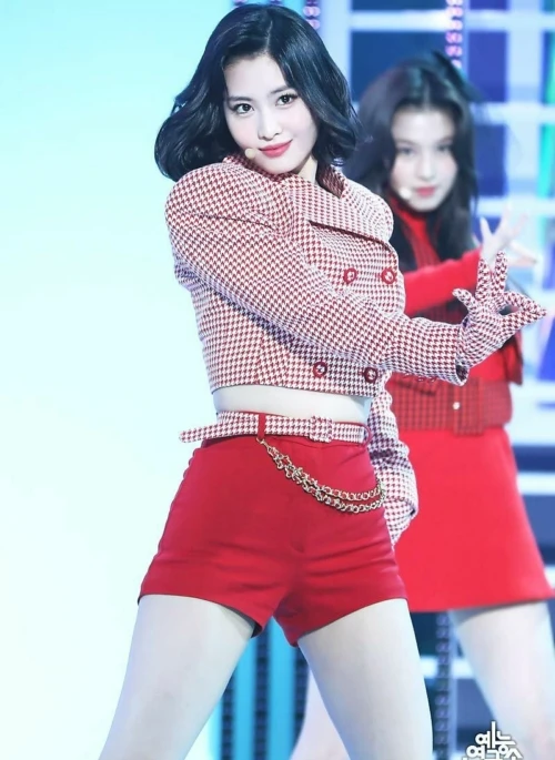 Red High Waist Shorts | Momo – Twice