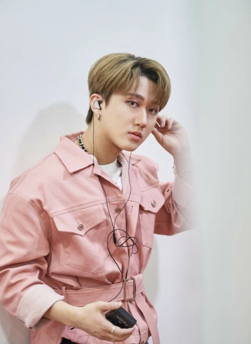 Pink Denim Oversized Jacket | Changbin – Stray Kids