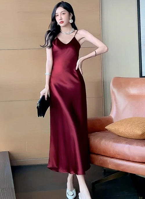 Red Satin Long Dress | Moonbyul – Mamamoo