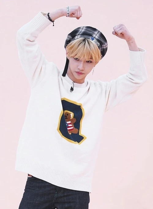 White Q Bear Sweatshirt | Felix – Stray Kids