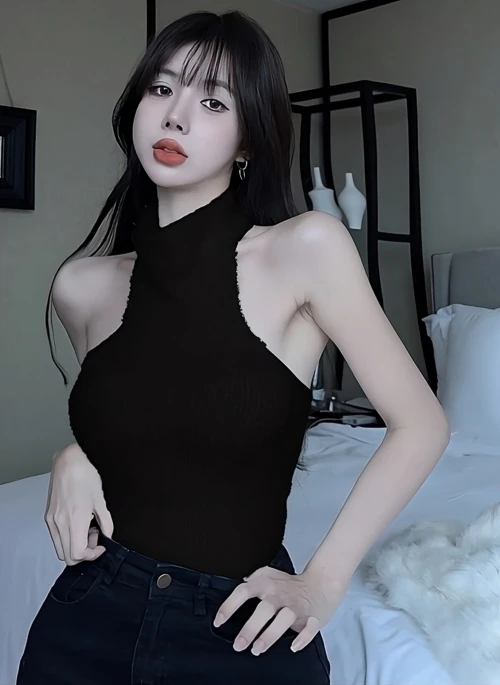 Black Fluffy Halter Neck Top | Solar – Mamamoo