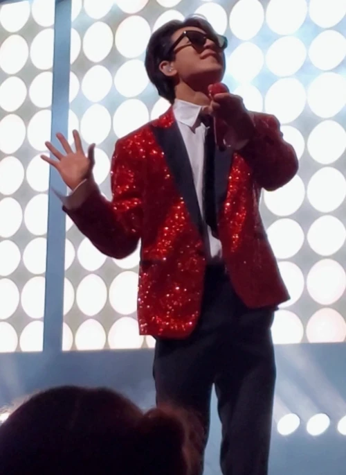 Red Sequin Embellished Blazer Jacket | Yunhyeong – iKON