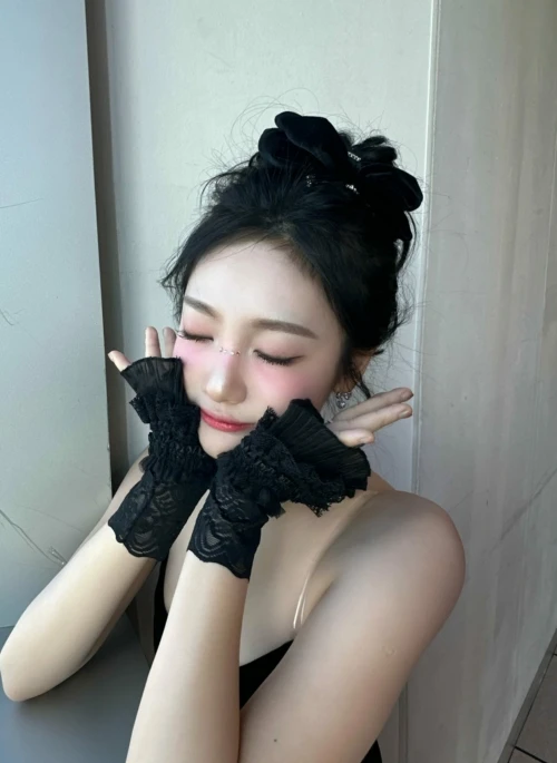 Black Lace Bell Half Gloves | Ningning – Aespa