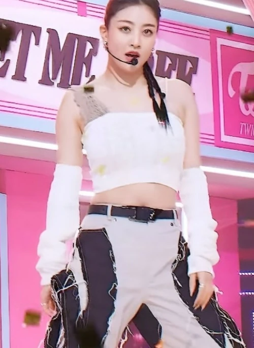 White Tube Top With Arm Sleeves | Jihyo – Twice