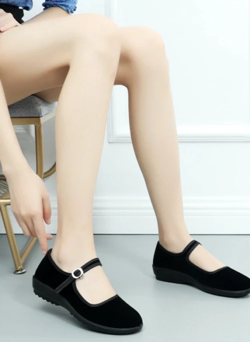 Black Velvet Flat Doll Shoes | Lisa – BlackPink