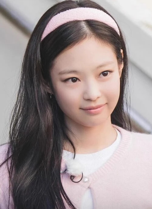 Pink Plush Headband | Jennie – BlackPink