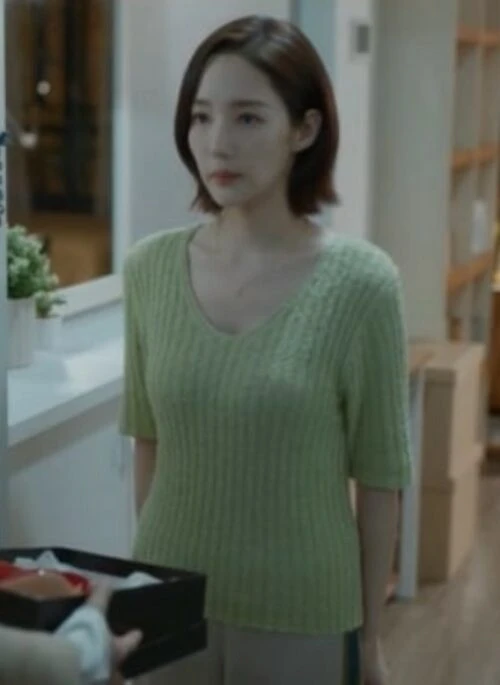 Green Ribbed V-Neck T-Shirt | Kang Ji Won – Marry My Husband