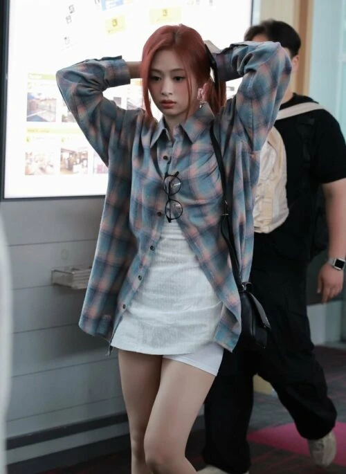 Blue Plaid Long Sleeves Shirt | Ahyeon – BabyMonster