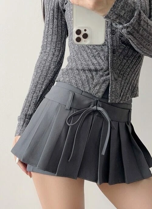 Grey Two-Piece Illusion Pleated Skort | Seeun – STAYC