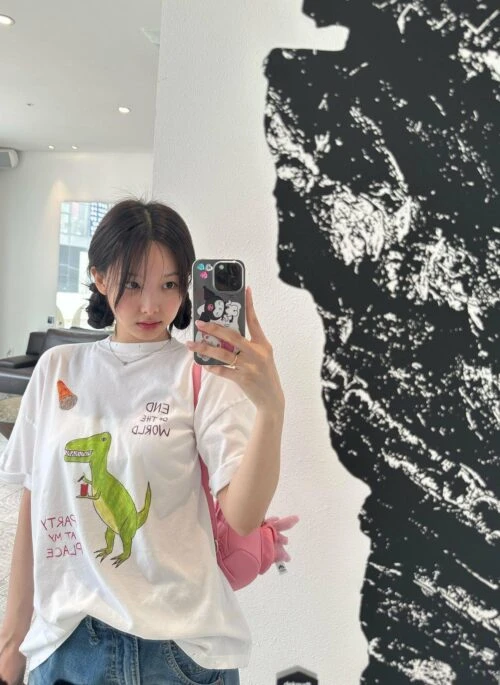 White ‘End Of The World’ Dinosaur T-Shirt | Nayeon – Twice