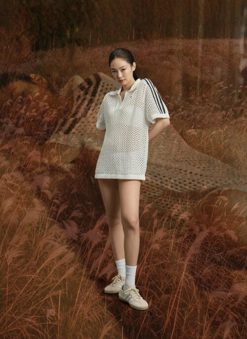 White Striped Hollow Polo Shirt | Jennie – BlackPink