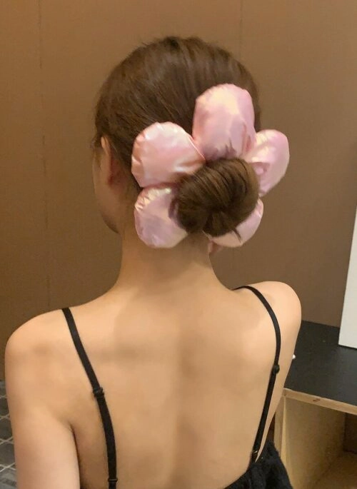 Pink Flower Cushion Hair Tie | Yujin – IVE