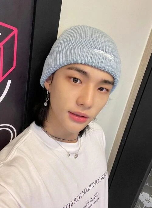 Silver Smiley Face Dangling Earrings | Hyunjin – Stray Kids