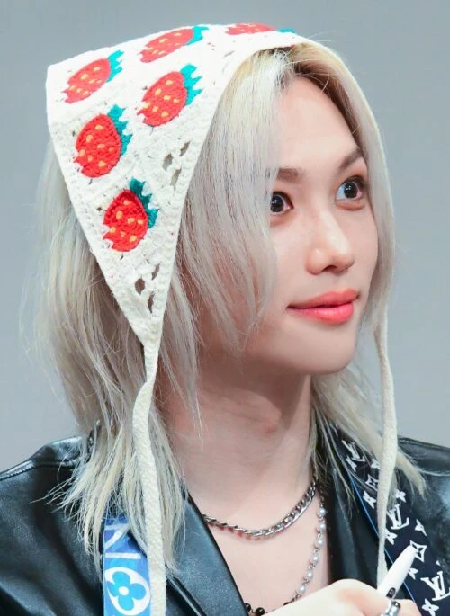 White Strawberry Crochet Head Scarf | Felix – Stray Kids