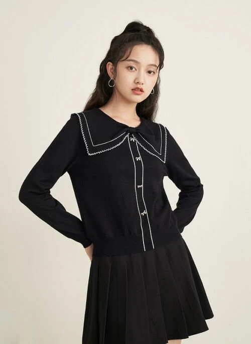 Black Collared Bow-Accent Sweater | Wonyoung – IVE