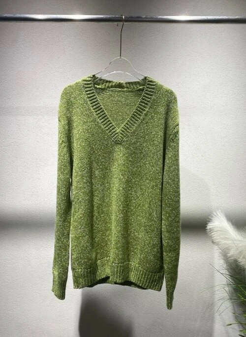 Olive Green V-Neck Knitted Sweater | RM – BTS